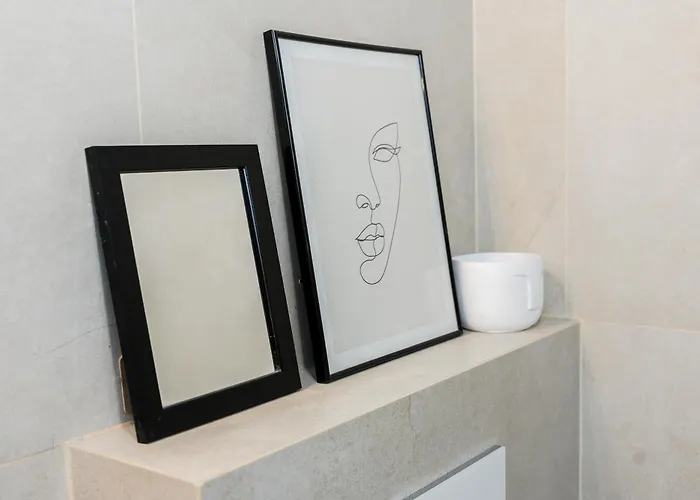 Wilson Park Homely With Mezzanine By Bookinghost Posen