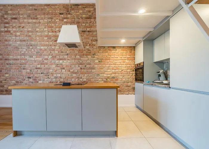 Wilson Park Homely With Mezzanine By Bookinghost * Posen