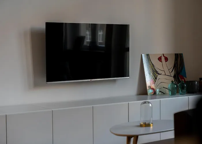 Wilson Park Homely With Mezzanine By Bookinghost