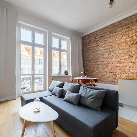 Wilson Park Homely With Mezzanine By Bookinghost *