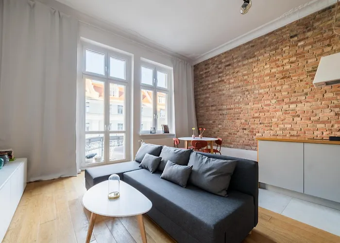 Wilson Park Homely With Mezzanine By Bookinghost *